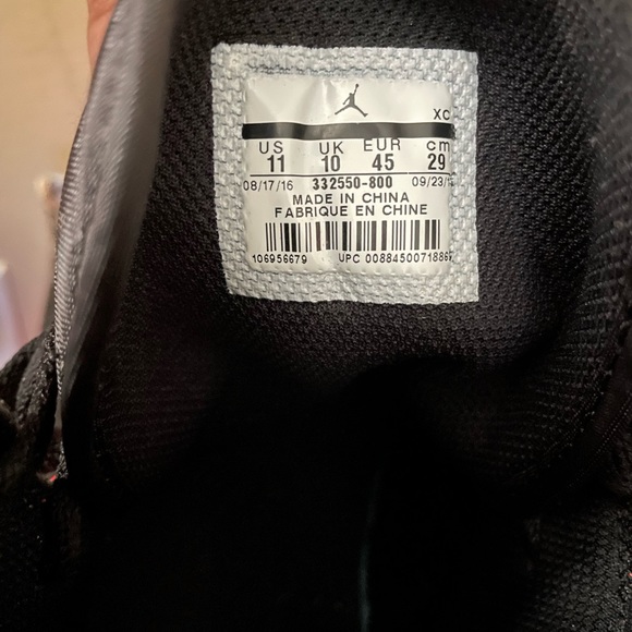 Rare Air Jordan 1s Max Orange - Picture 4 of 5